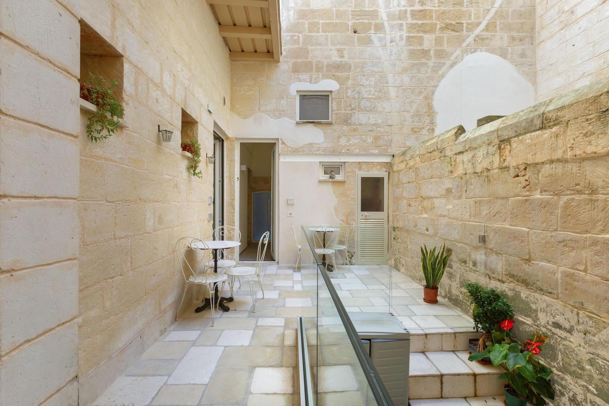 Liberty Barocco Hotel Lecce Bagian luar foto