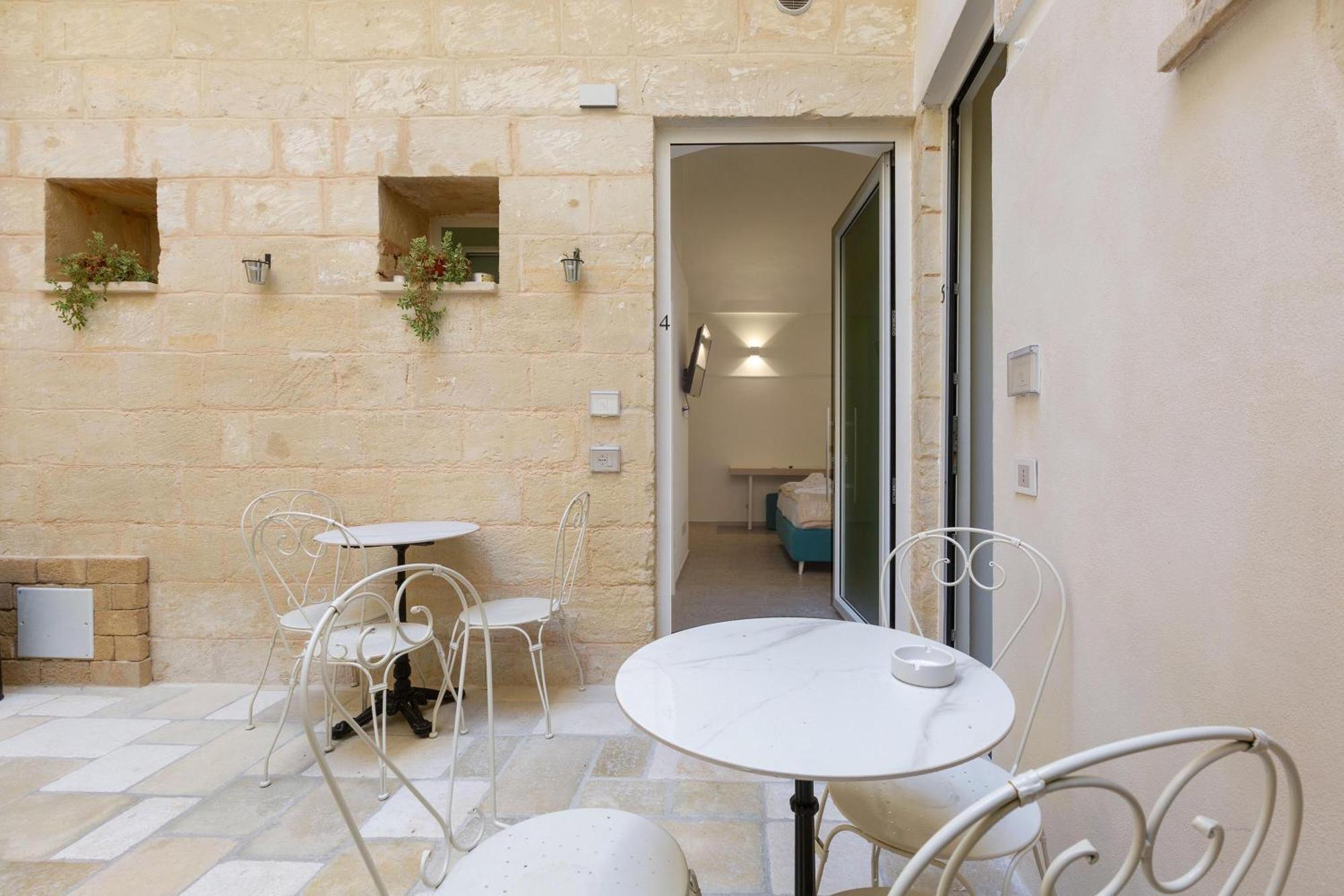 Liberty Barocco Hotel Lecce Bagian luar foto