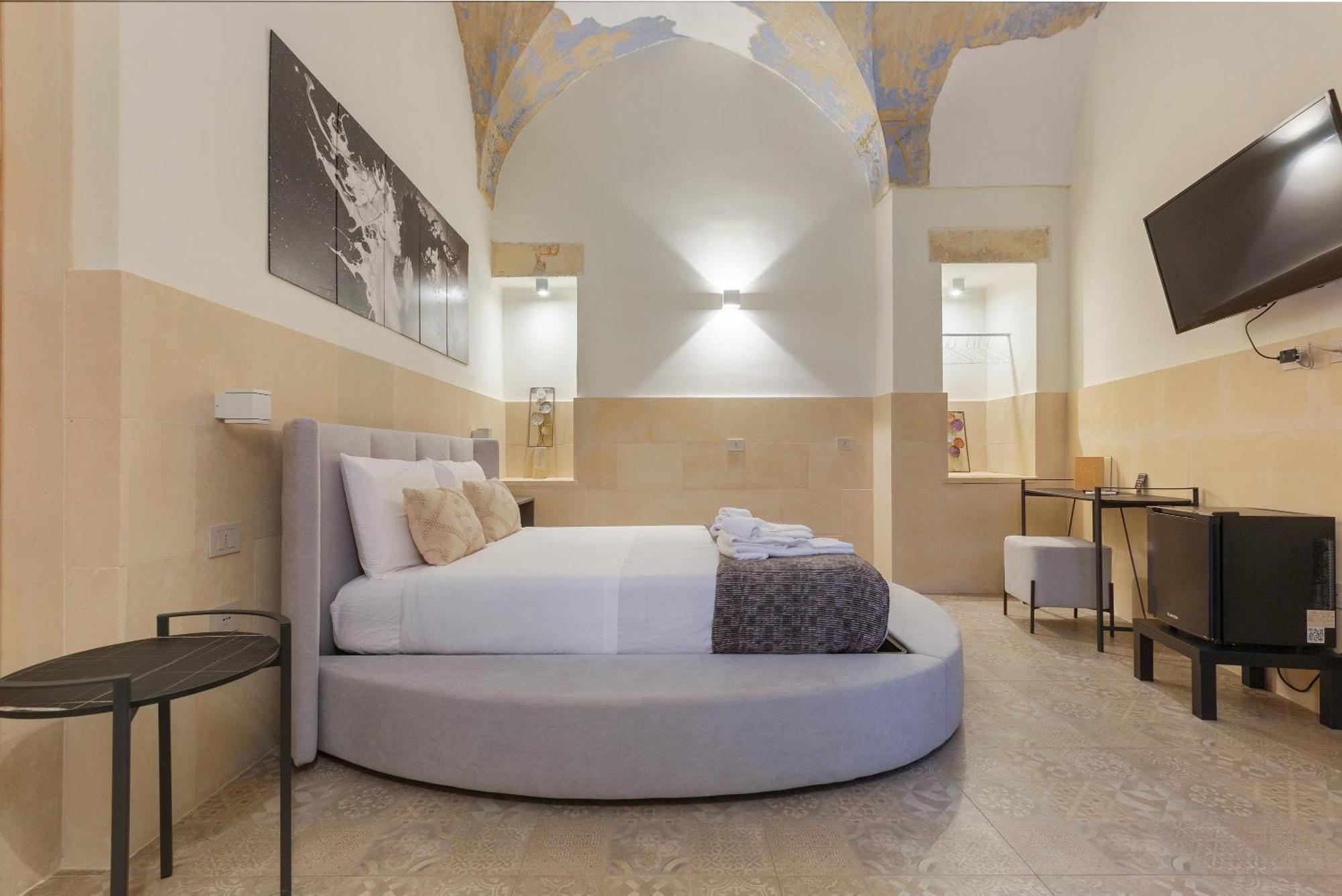 Liberty Barocco Hotel Lecce Bagian luar foto