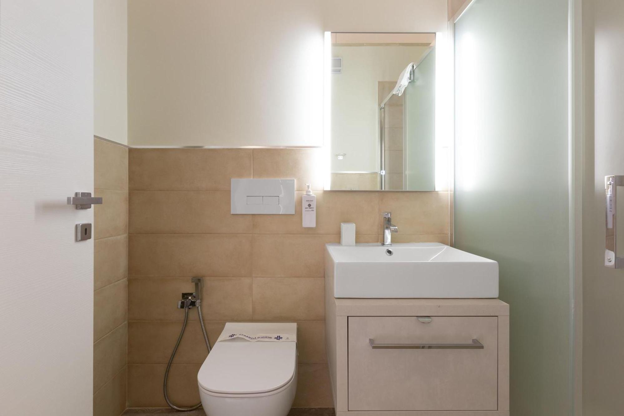 Liberty Barocco Hotel Lecce Bagian luar foto