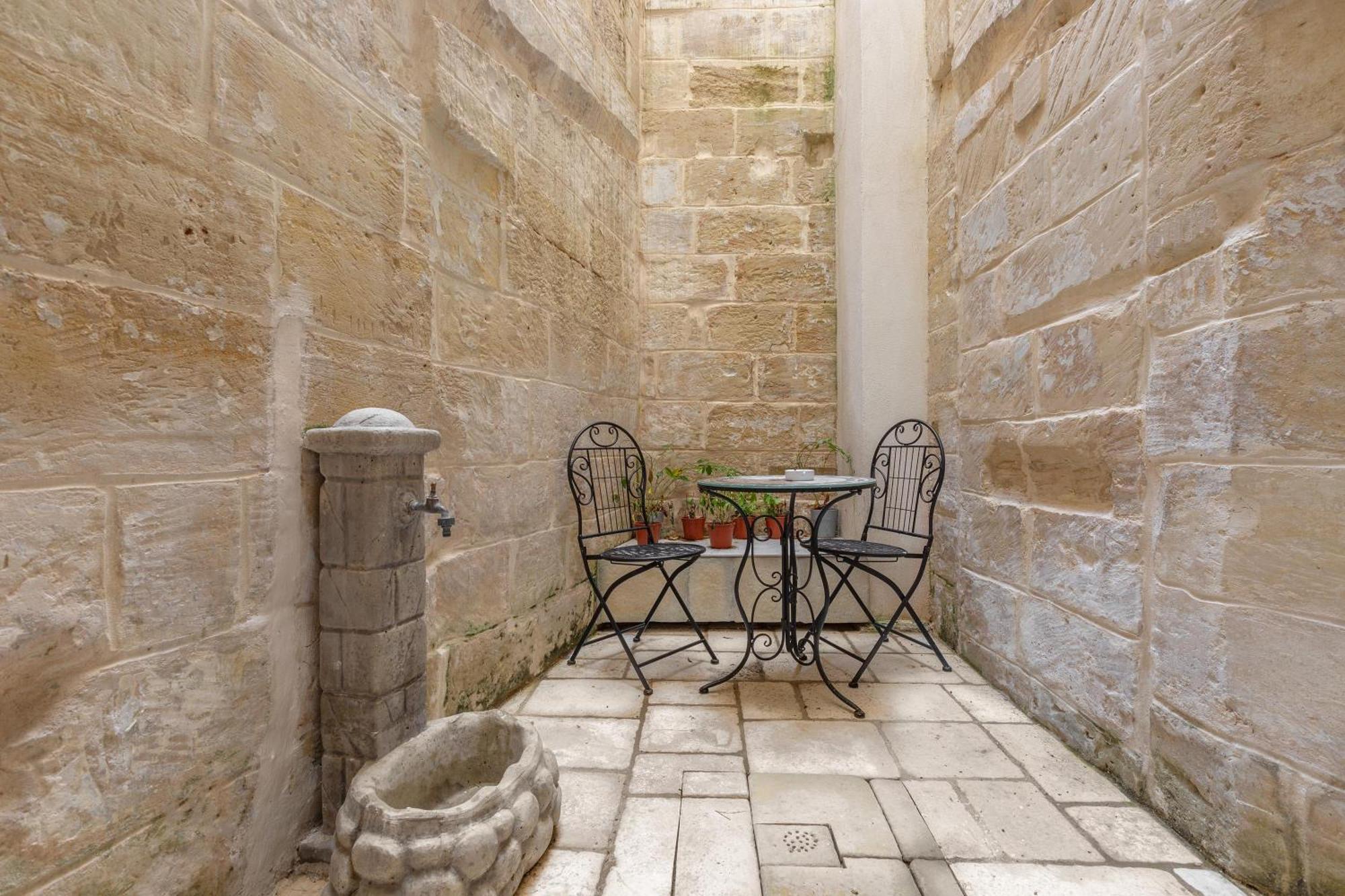 Liberty Barocco Hotel Lecce Bagian luar foto