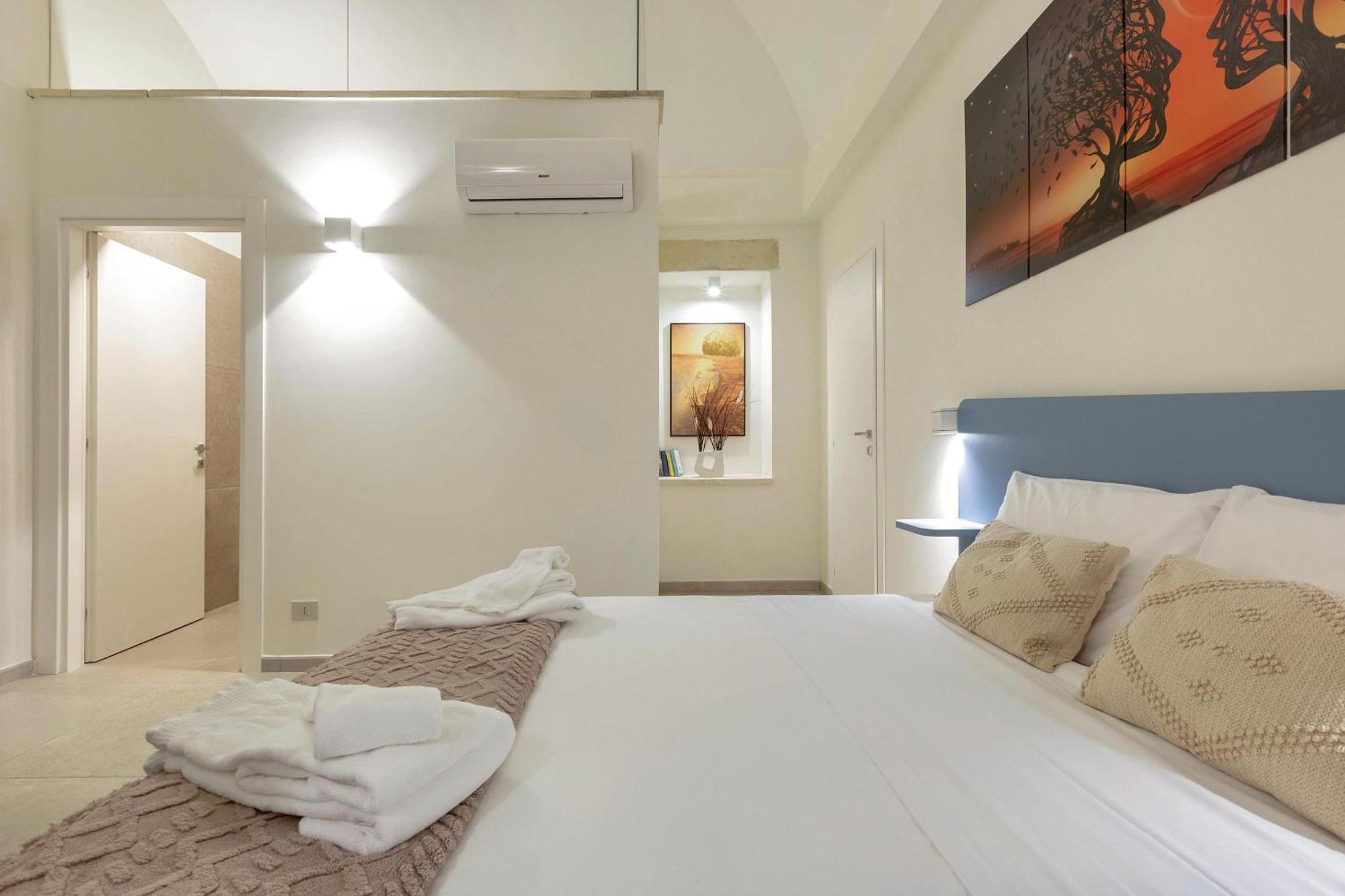 Liberty Barocco Hotel Lecce Bagian luar foto