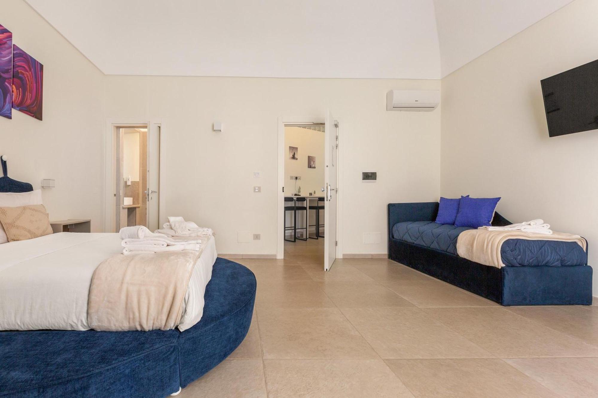 Liberty Barocco Hotel Lecce Bagian luar foto