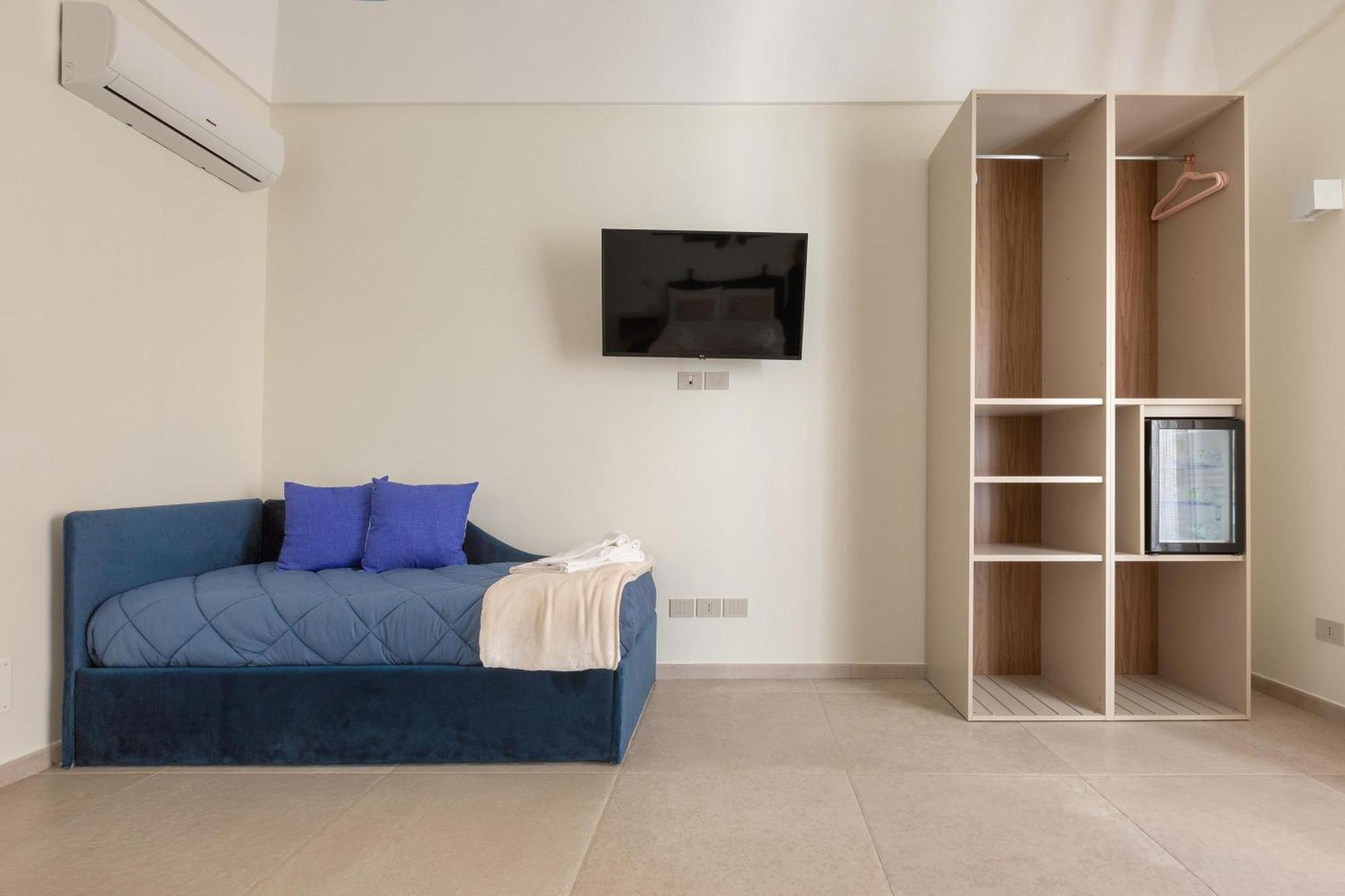 Liberty Barocco Hotel Lecce Bagian luar foto