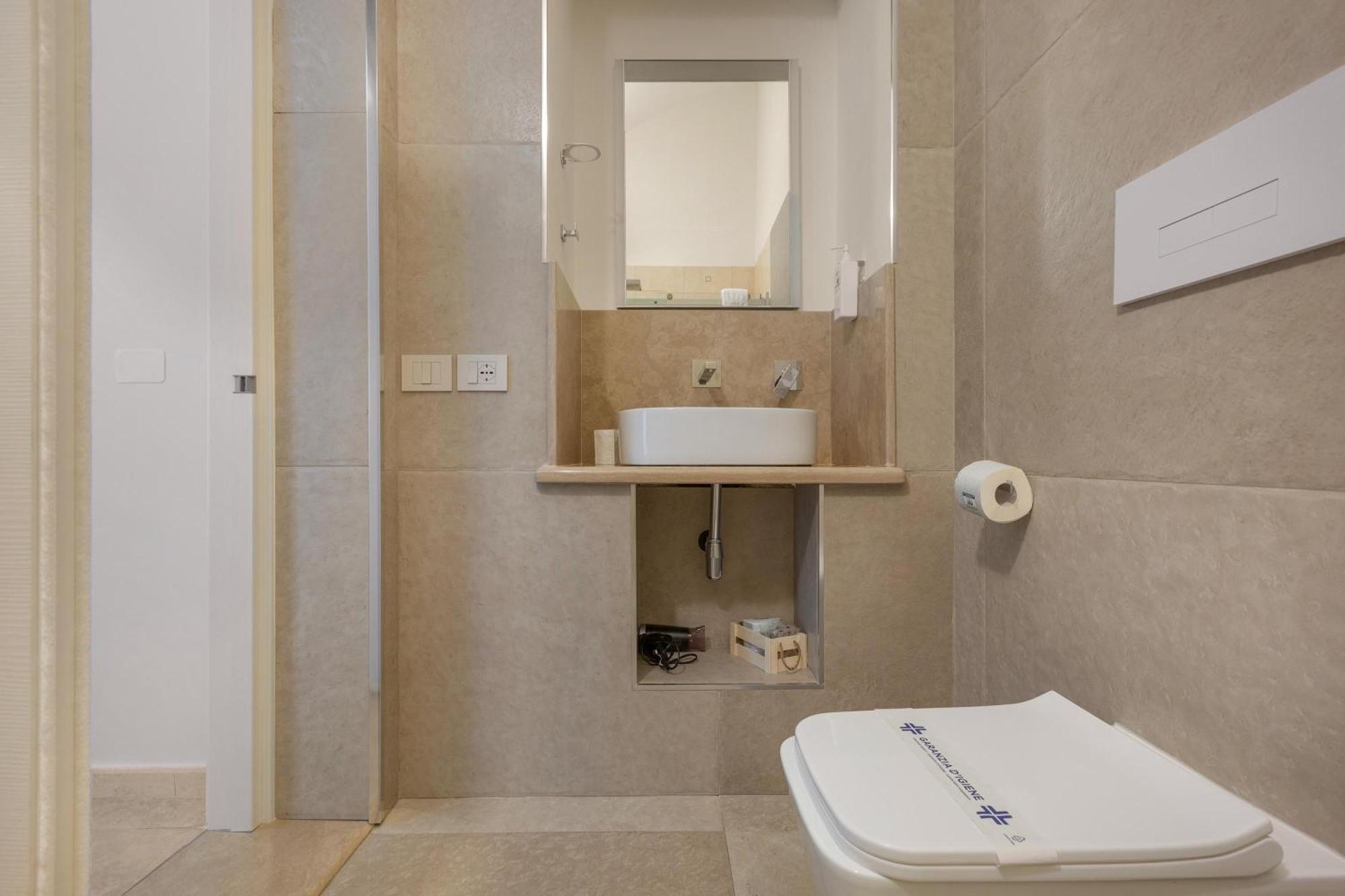 Liberty Barocco Hotel Lecce Bagian luar foto